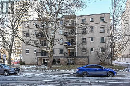 40 ROBINSON Street Unit# 209  Hamilton, ON L8P 1Y9