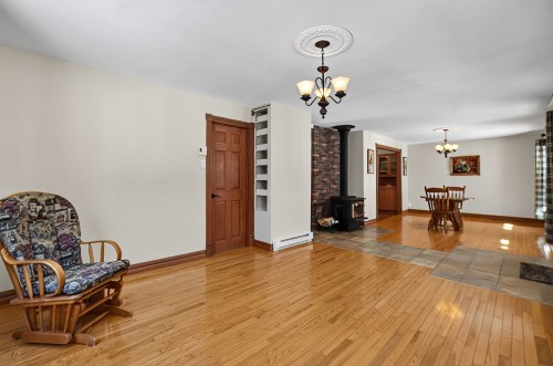 Salon - 1705 Ch. Du Fer-À-Cheval, Prévost, QC - Indoor Photo Showing Other Room