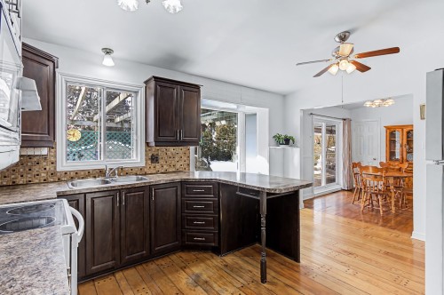 Cuisine - 682 Rue Alexander, Beloeil, QC - Indoor Photo Showing Kitchen With Double Sink