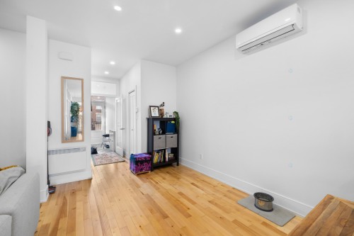 Hall d'entrée/Vestibule - 8259 Rue St-Denis, Montréal (Villeray/Saint-Michel/Parc-Extension), QC - Indoor Photo Showing Other Room