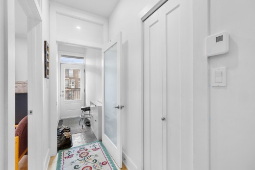 Hall d'entrée/Vestibule - 8259 Rue St-Denis, Montréal (Villeray/Saint-Michel/Parc-Extension), QC - Indoor Photo Showing Other Room