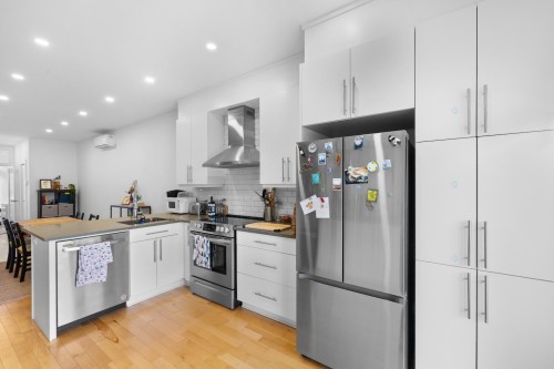 Cuisine - 8259 Rue St-Denis, Montréal (Villeray/Saint-Michel/Parc-Extension), QC - Indoor Photo Showing Kitchen With Upgraded Kitchen