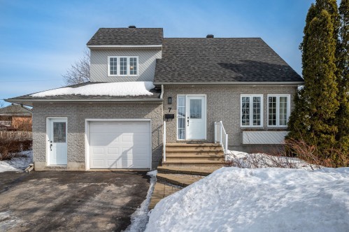 7 Rue Albert-Dumouchel  Blainville, QC J7C 4K9