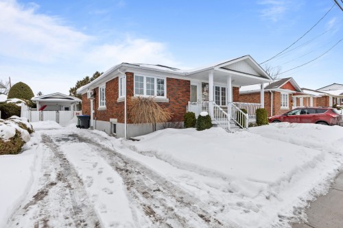 358 Rue Frontenac  Saint-Jean-Sur-Richelieu, QC J3B 3A1