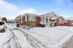 358 Rue Frontenac  Saint-Jean-Sur-Richelieu, QC J3B 3A1