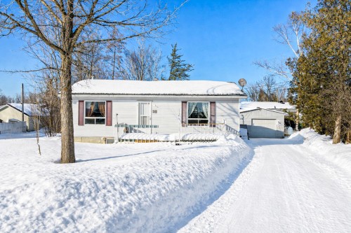 29 Rue Raymond  Grenville, QC J0V 1J0