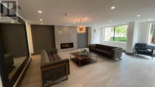 704 - 1270 MAPLE CROSSING BOULEVARD  Burlington, ON L7S 2J3