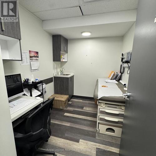 10 Main Street, Mississauga, ON 