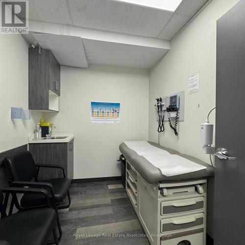 10 Main Street, Mississauga, ON 