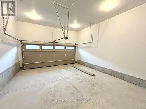 35 Athabaska Drive, Belleville (Thurlow Ward), ON - Indoor Photo Showing Garage