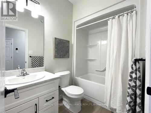 35 Athabaska Drive, Belleville (Thurlow Ward), ON - Indoor Photo Showing Bathroom