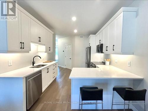 35 Athabaska Drive, Belleville (Thurlow Ward), ON - Indoor Photo Showing Kitchen With Double Sink With Upgraded Kitchen