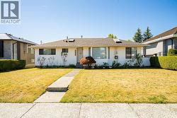 6546 DUNNEDIN STREET  Burnaby, BC V5B 1Y8