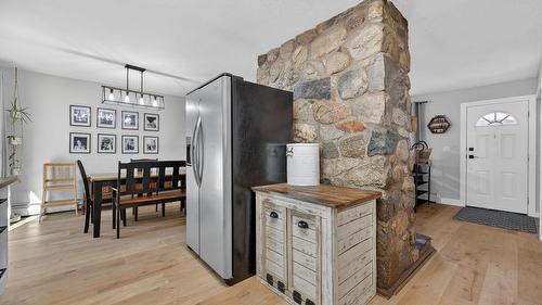 7312 Fintry Delta Road, Kelowna, BC - Indoor