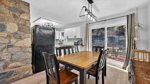 7312 Fintry Delta Road, Kelowna, BC - Indoor Photo Showing Dining Room