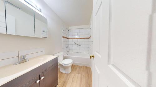 4-2504 12Th Street, Cranbrook, BC - Indoor Photo Showing Bathroom