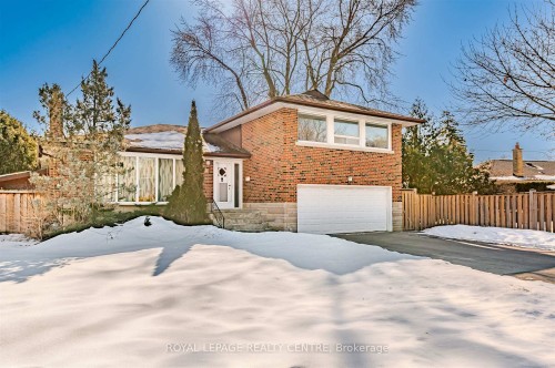 27 Hernshaw Crescent, Toronto, ON - Outdoor