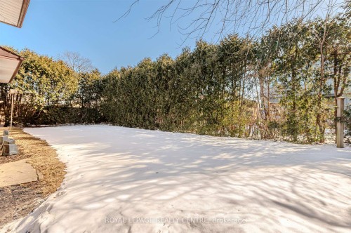 27 Hernshaw Crescent, Toronto, ON - Outdoor