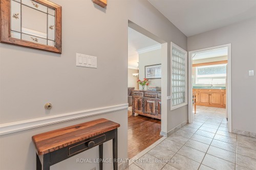 27 Hernshaw Crescent, Toronto, ON - Indoor