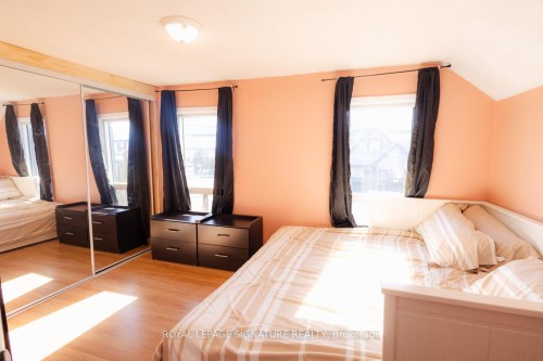 317 Britannia Avenue, Hamilton, ON - Indoor Photo Showing Bedroom