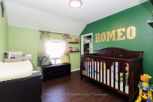 317 Britannia Avenue, Hamilton, ON - Indoor Photo Showing Bedroom