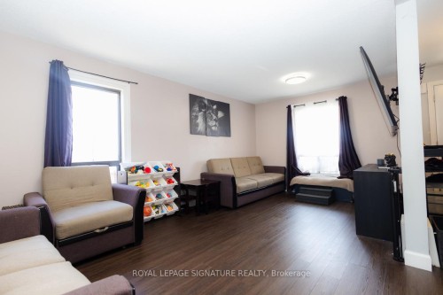 317 Britannia Avenue, Hamilton, ON - Indoor Photo Showing Living Room