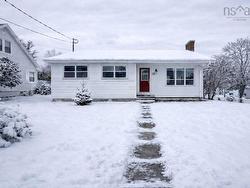 98 McLean Street  Truro, NS B2N 4W3