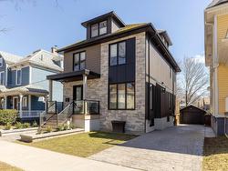 1629 Vernon Street  Halifax, NS B3H 3M9