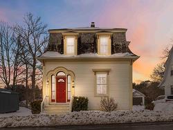 66 Tannery Road  Lunenburg, NS B0J 2C0