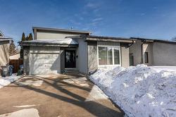 18 Poitras PL  Winnipeg, MB R2N 2W2