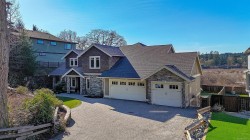 4148 Holland Ave  Saanich, BC V8Z 5K4