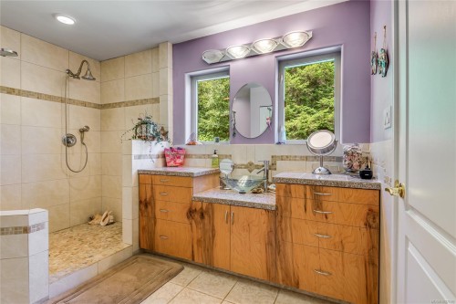 23 Sayward Rd, Sayward, BC 