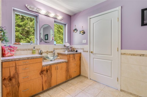 23 Sayward Rd, Sayward, BC 