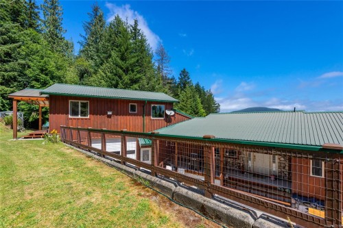 23 Sayward Rd, Sayward, BC 