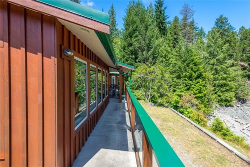 23 Sayward Rd, Sayward, BC 