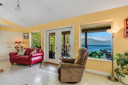 23 Sayward Rd, Sayward, BC 