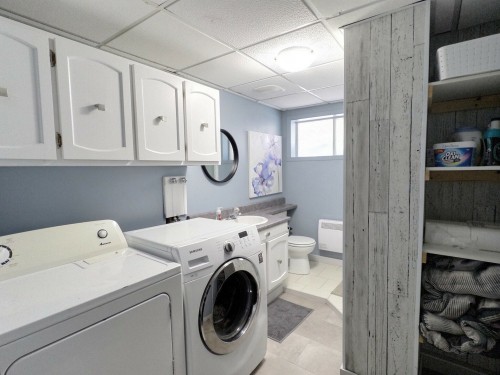 Salle de bains - 256 Ch. Dr-Lemay, Rouyn-Noranda, QC - Indoor Photo Showing Laundry Room