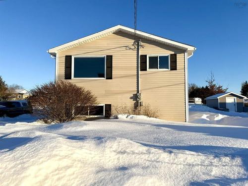 20 Dickey Street, Amherst, NS 