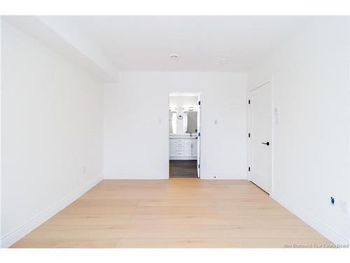 975 Brookside Dr, Fredericton, NB 