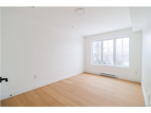 975 Brookside Dr, Fredericton, NB 