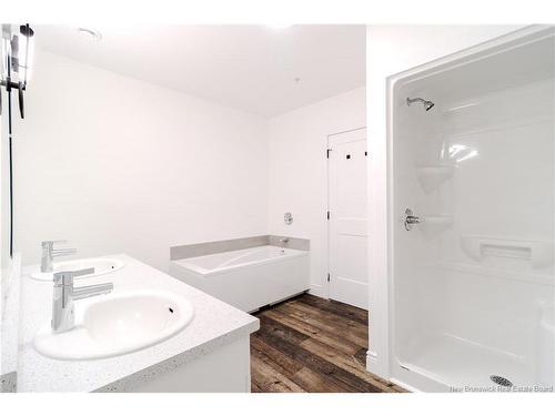 975 Brookside Dr, Fredericton, NB 