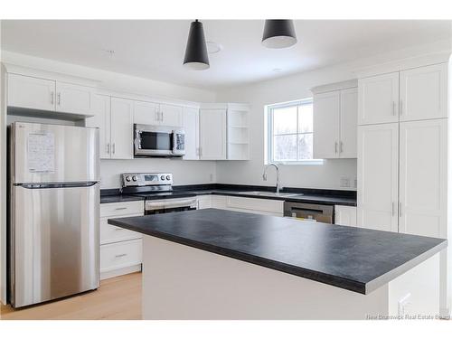 975 Brookside Dr, Fredericton, NB 