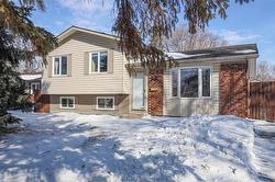 10 Kerwell PL  Winnipeg, MB R2N 1G6