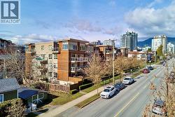 311 1033 ST. GEORGES AVENUE  North Vancouver, BC V7L 3H5