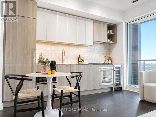 1910 - 2020 BATHURST STREET  Toronto, ON M5P 0A6