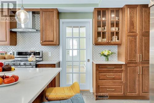 1712 Playfair Drive, Ottawa, ON - Indoor Photo Showing Kitchen