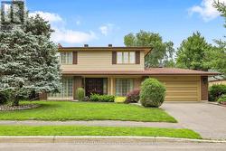 1712 PLAYFAIR DRIVE  Ottawa, ON K1H 5S6