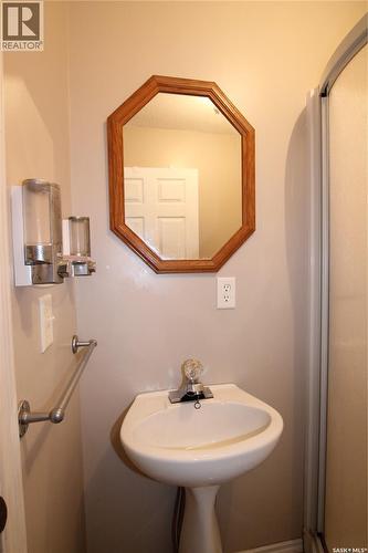 130 Marine Drive, Saskatchewan Landing, SK - Indoor Photo Showing Bathroom