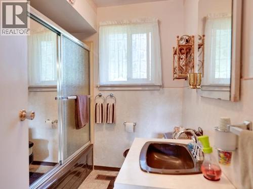 2468 Zilinsky Road, Powell River, BC - Indoor