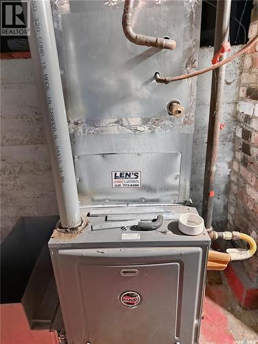 96 10Th Avenue Ne, Swift Current, SK - Indoor Photo Showing Basement